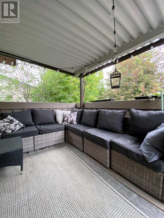 Single Family House Bi-level for Sale in  Silvergrove Road NW Silver Springs Calgary 