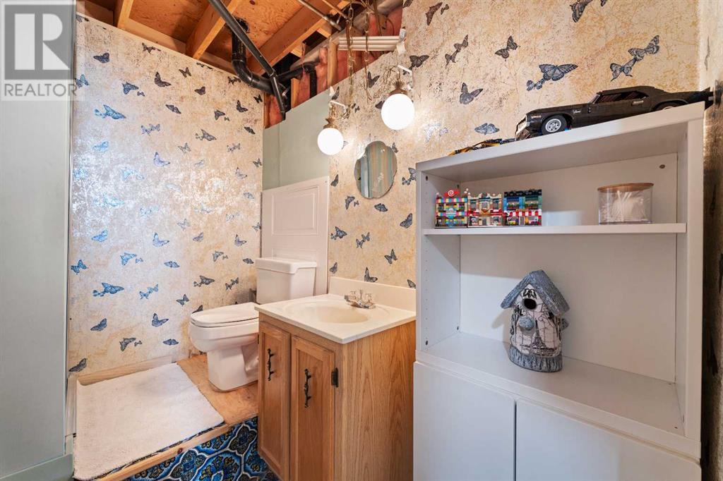 Single Family House Bi-level for Sale in  Silvergrove Road NW Silver Springs Calgary 