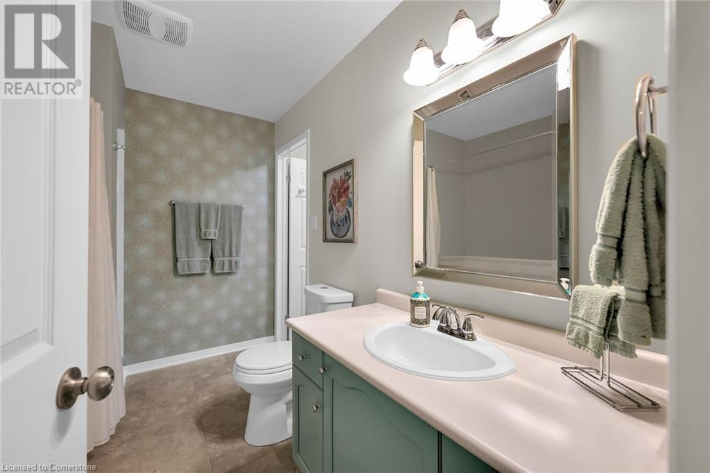 Photo 2 of 5126 St Georges Drive, Beamsville ON