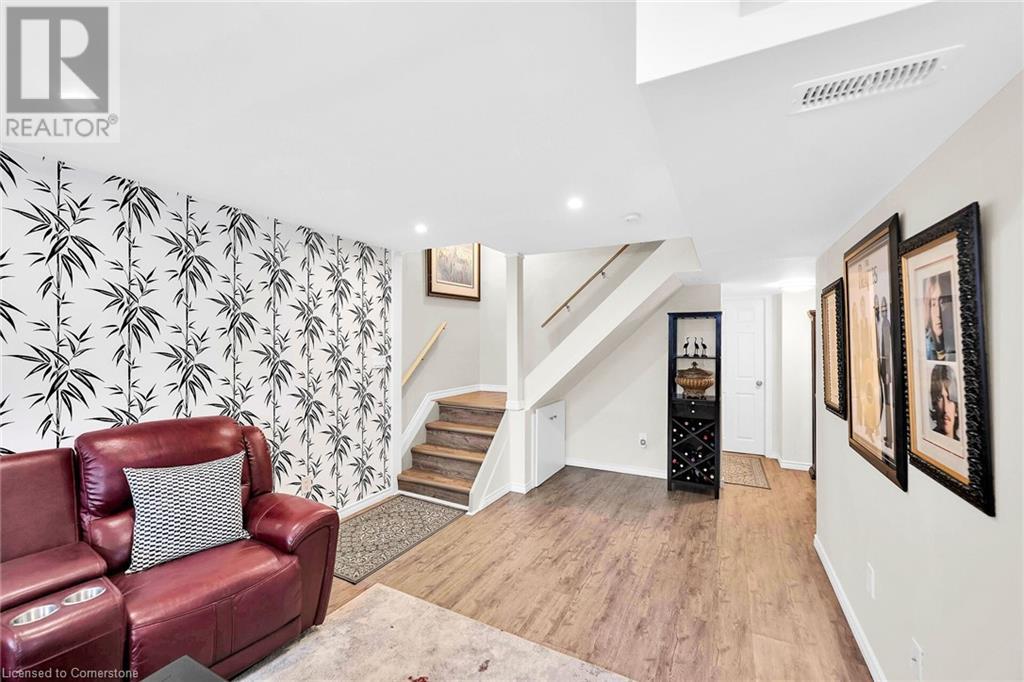 Photo 9 of 5126 St Georges Drive, Beamsville ON