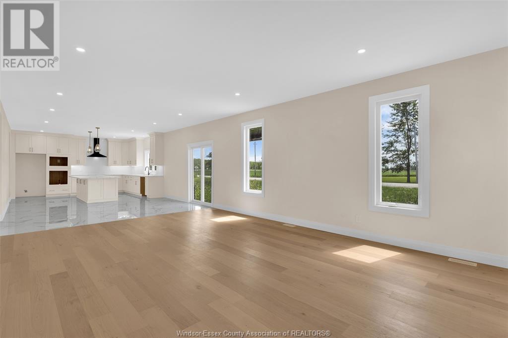 Photo 24 of 2572 Mayfair, Lasalle ON