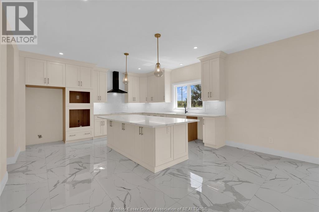 Photo 27 of 2572 Mayfair, Lasalle ON
