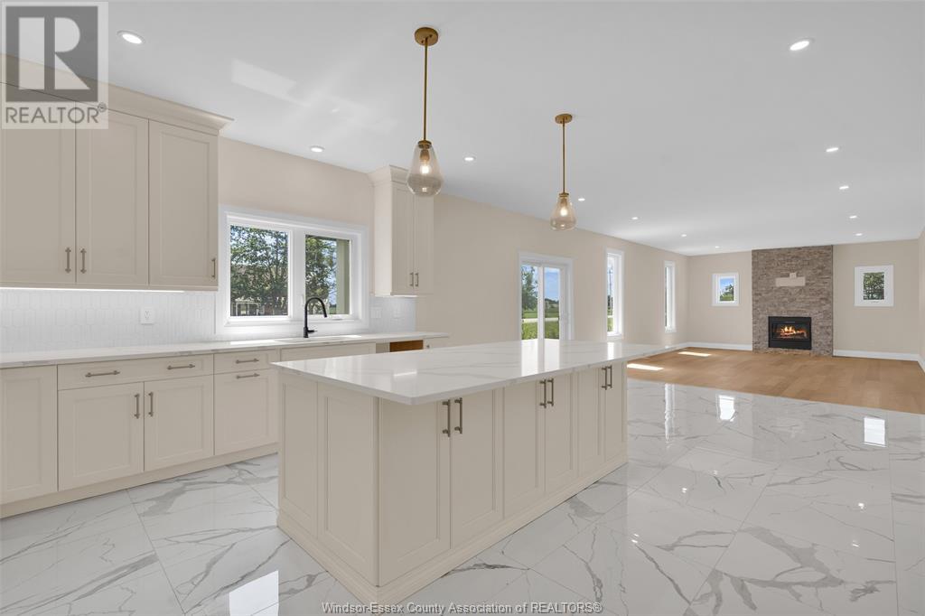 Photo 33 of 2572 Mayfair, Lasalle ON