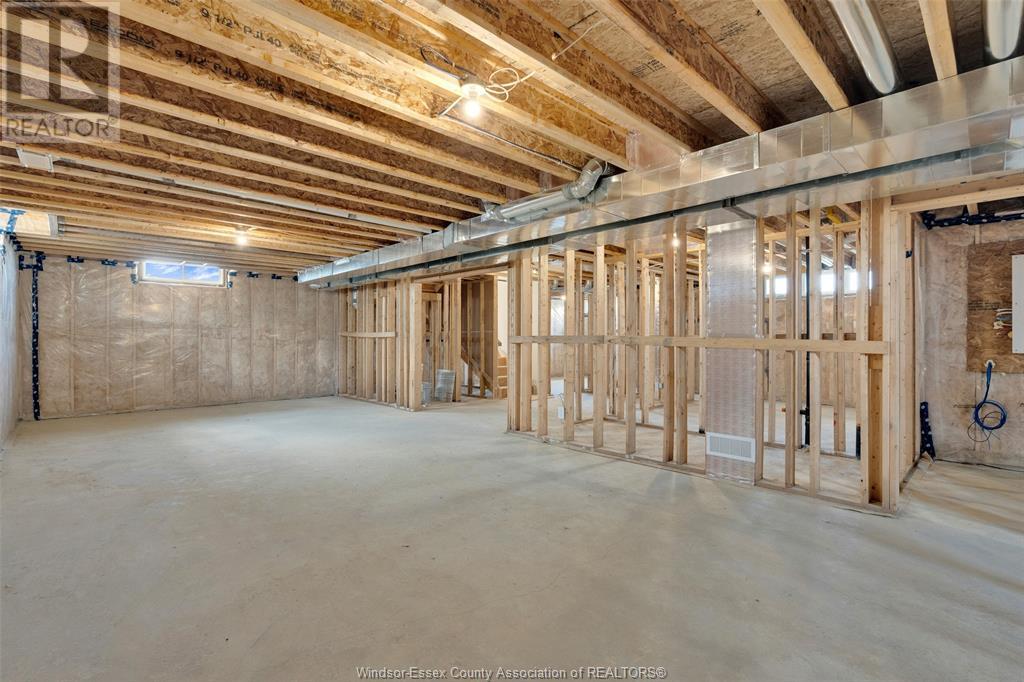 Photo 32 of 2572 Mayfair, Lasalle ON