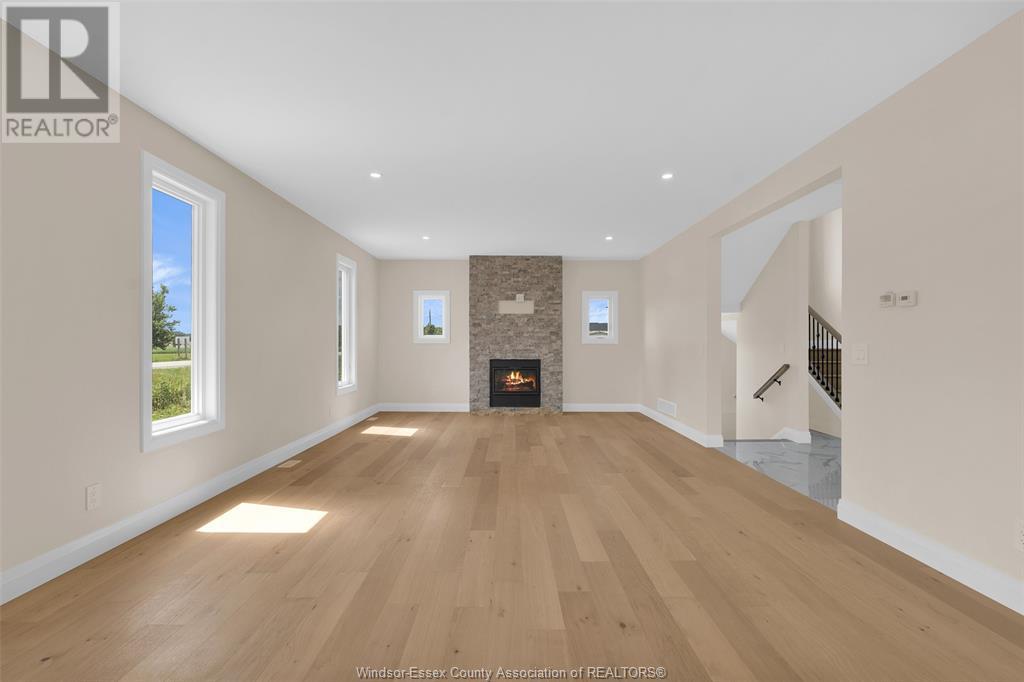 Photo 7 of 2572 Mayfair, Lasalle ON