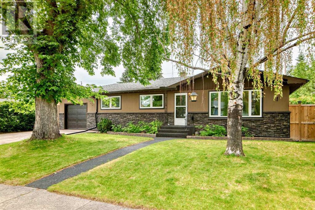 Single Family House Bungalow for Sale in  Kirby Place SW Kingsland Calgary 