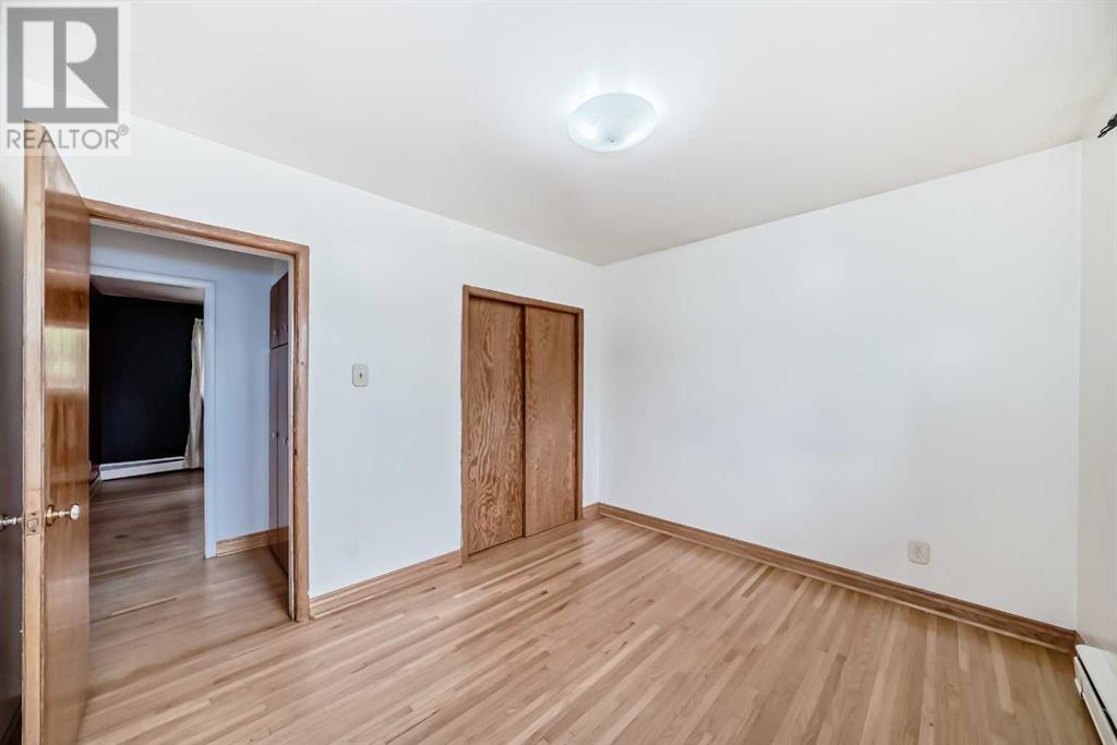 Single Family House Bungalow for Sale in  Kirby Place SW Kingsland Calgary 