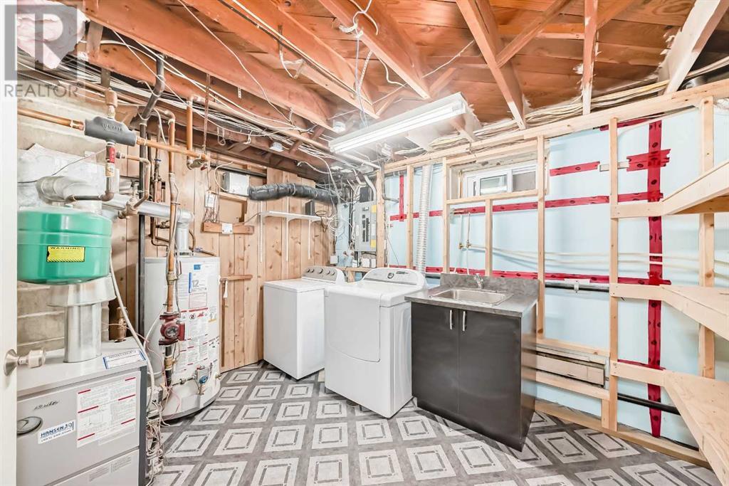 Single Family House Bungalow for Sale in  Kirby Place SW Kingsland Calgary 
