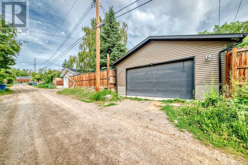 Single Family House Bungalow for Sale in  Kirby Place SW Kingsland Calgary 