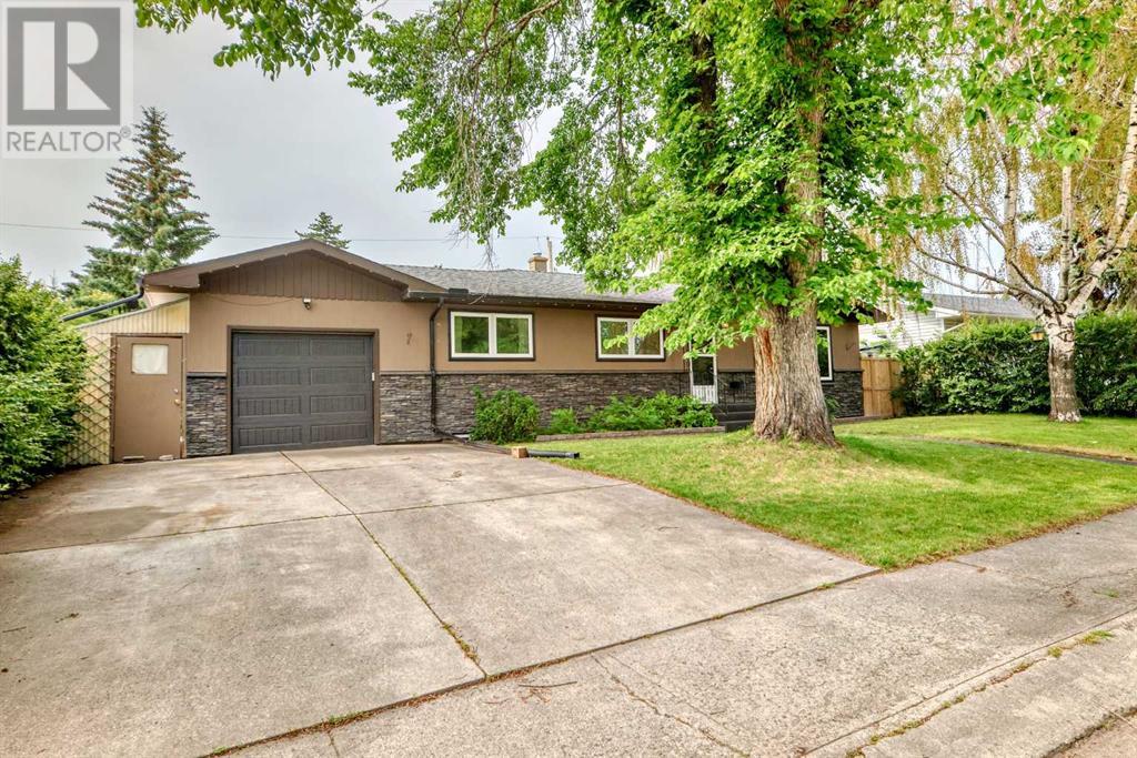 Single Family House Bungalow for Sale in  Kirby Place SW Kingsland Calgary 