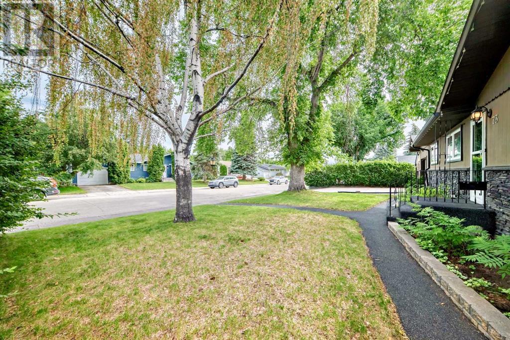 Single Family House Bungalow for Sale in  Kirby Place SW Kingsland Calgary 