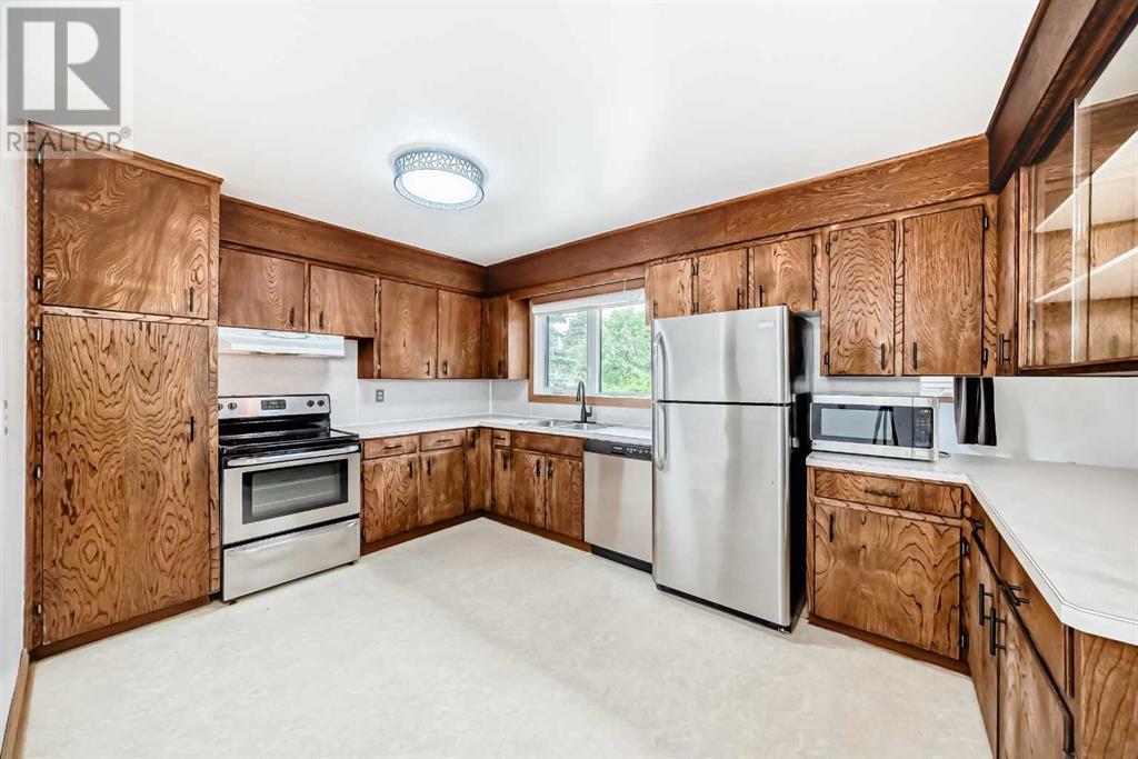 Single Family House Bungalow for Sale in  Kirby Place SW Kingsland Calgary 