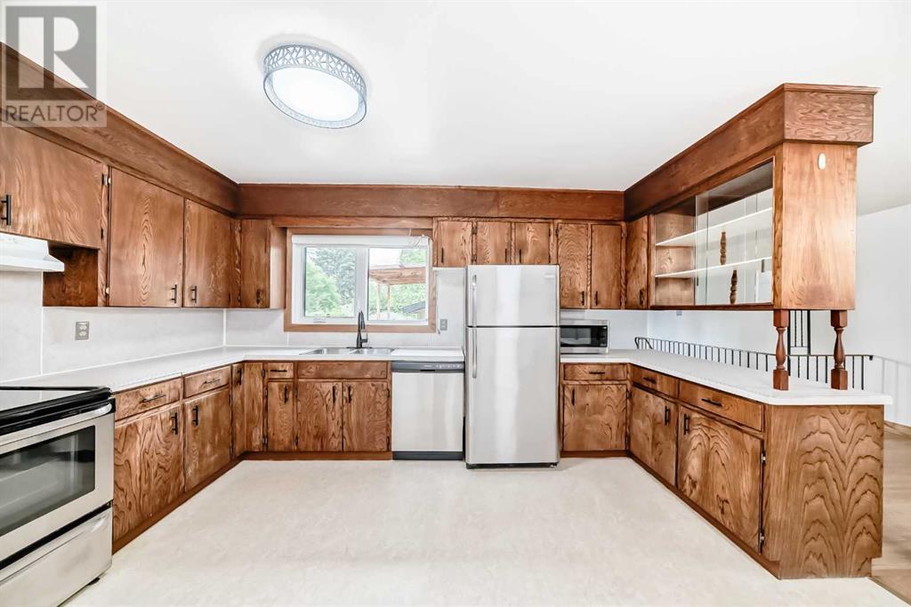 Single Family House Bungalow for Sale in  Kirby Place SW Kingsland Calgary 