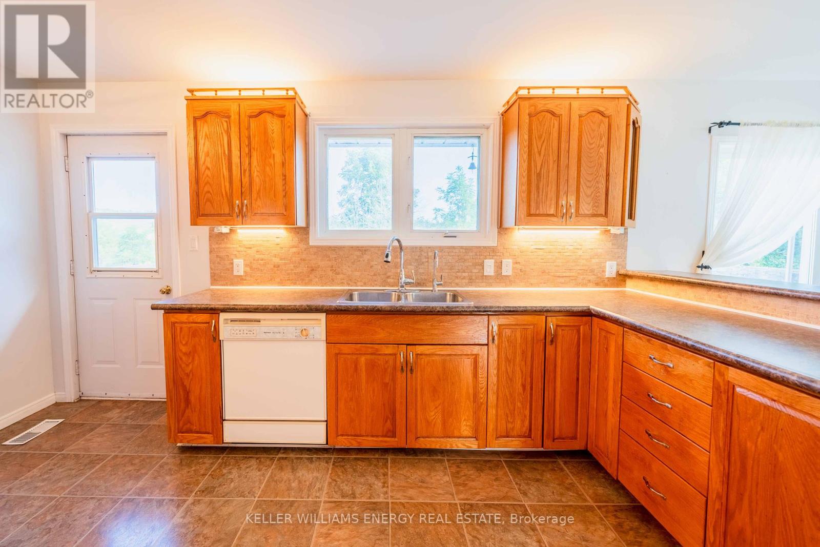 Photo 12 of 12699 Loyalist Parkway, Prince Edward County ON