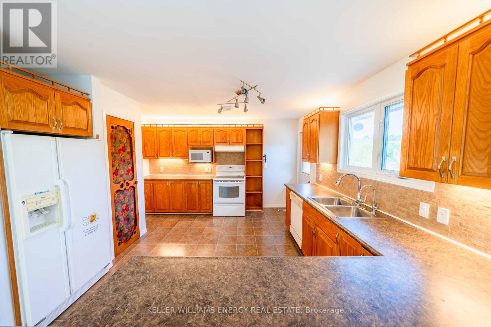 Photo 9 of 12699 Loyalist Parkway, Prince Edward County ON