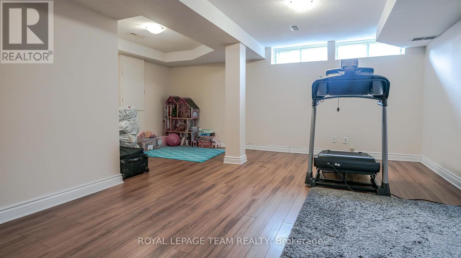 Photo 10 of 123 Queensbury Drive, Ottawa ON