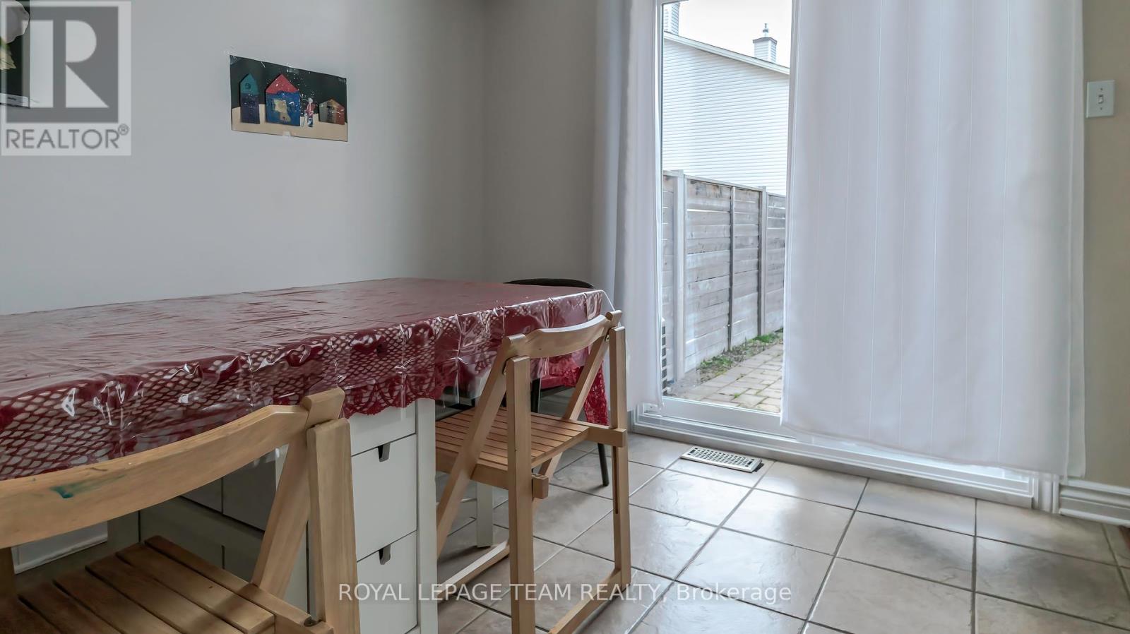 Photo 19 of 123 Queensbury Drive, Ottawa ON