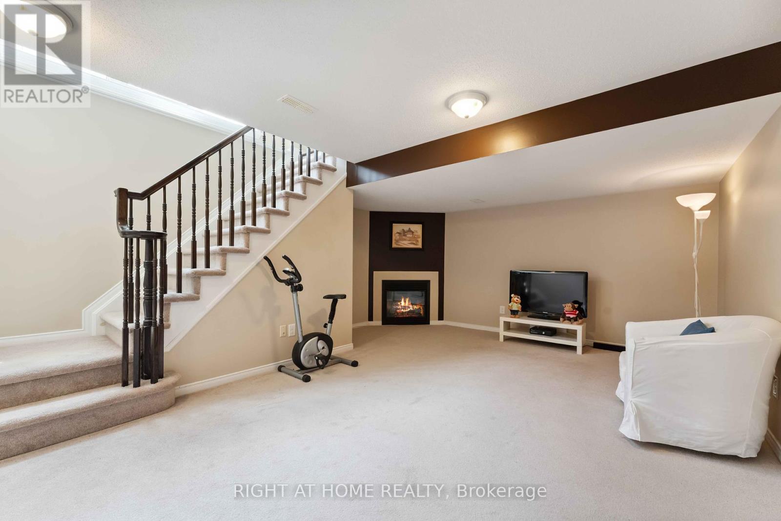 Photo 15 of 905 Caldermill Private, Ottawa ON