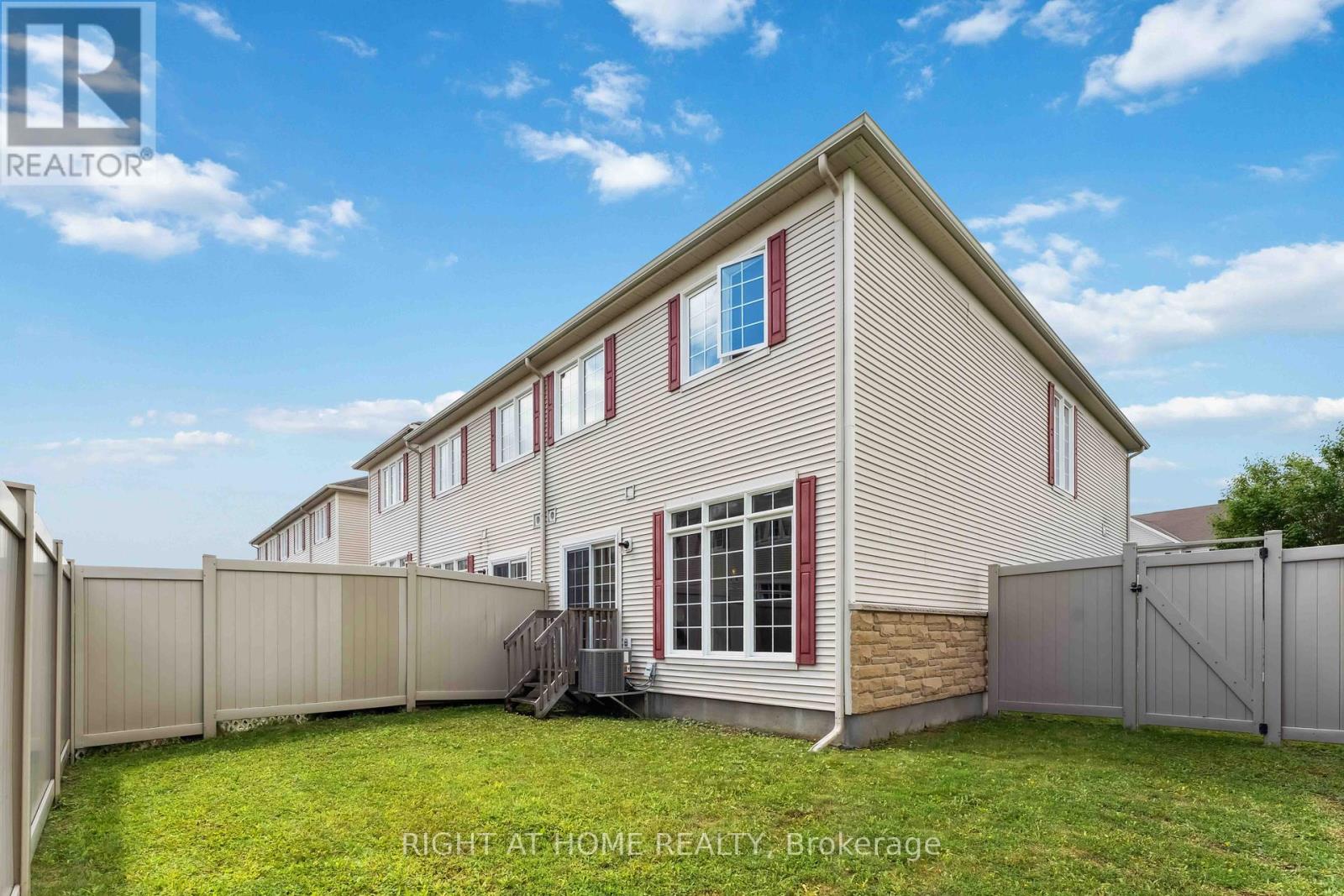 Photo 16 of 905 Caldermill Private, Ottawa ON