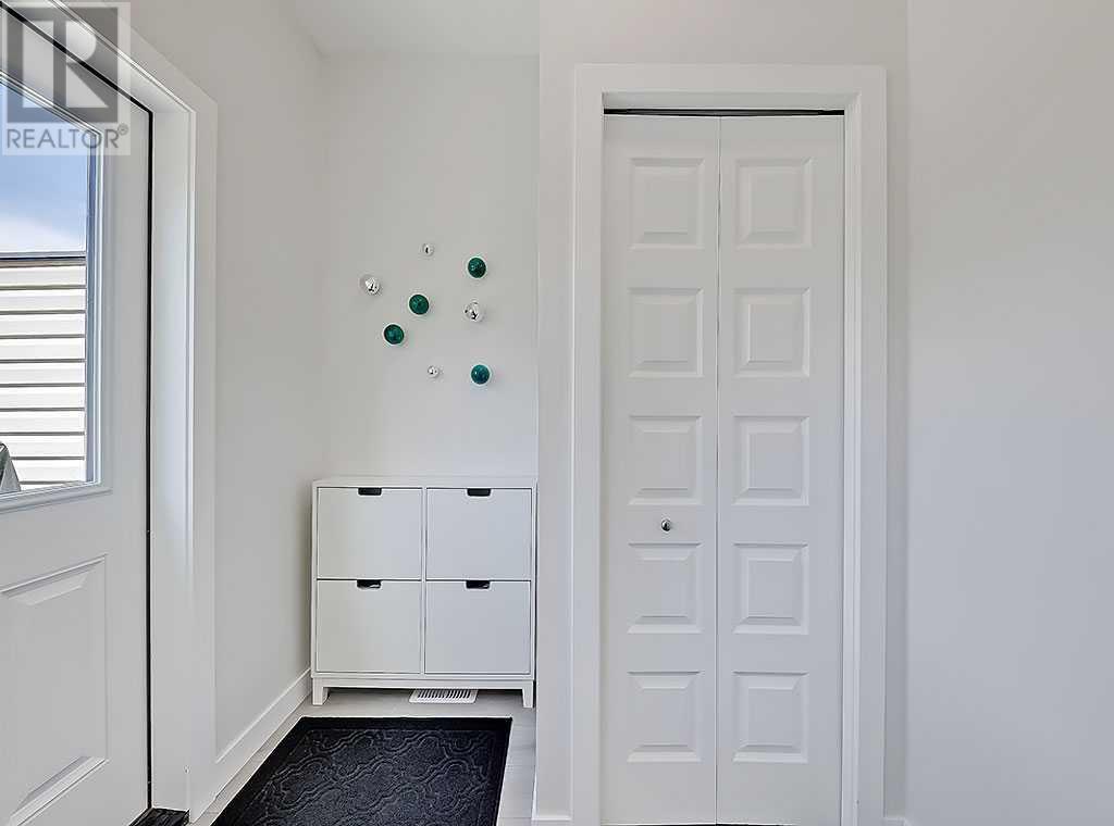 Single Family House for Sale in  Wolf Creek Drive SE Wolf Willow Calgary 