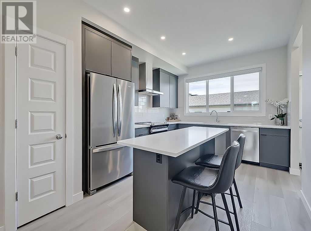 Single Family House for Sale in  Wolf Creek Drive SE Wolf Willow Calgary 