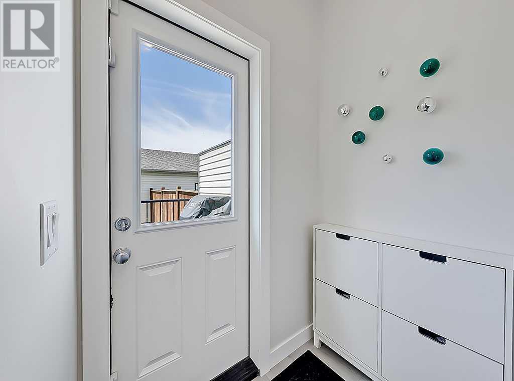 Single Family House for Sale in  Wolf Creek Drive SE Wolf Willow Calgary 