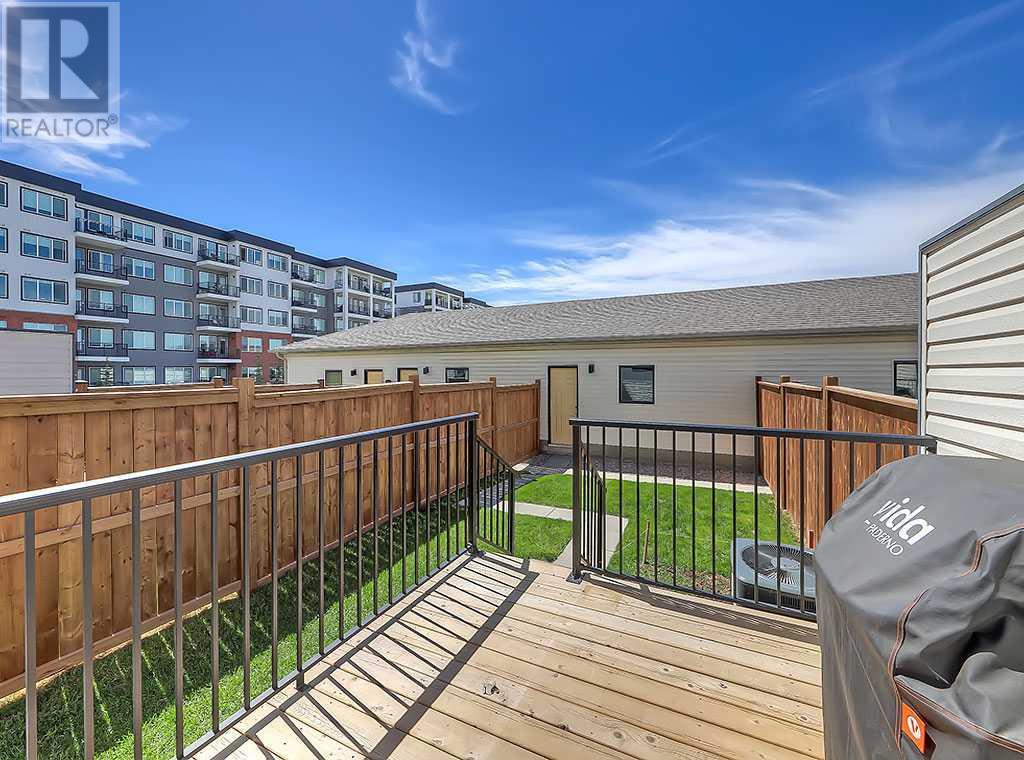 Single Family House for Sale in  Wolf Creek Drive SE Wolf Willow Calgary 
