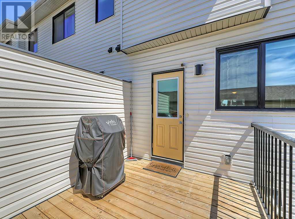 Single Family House for Sale in  Wolf Creek Drive SE Wolf Willow Calgary 