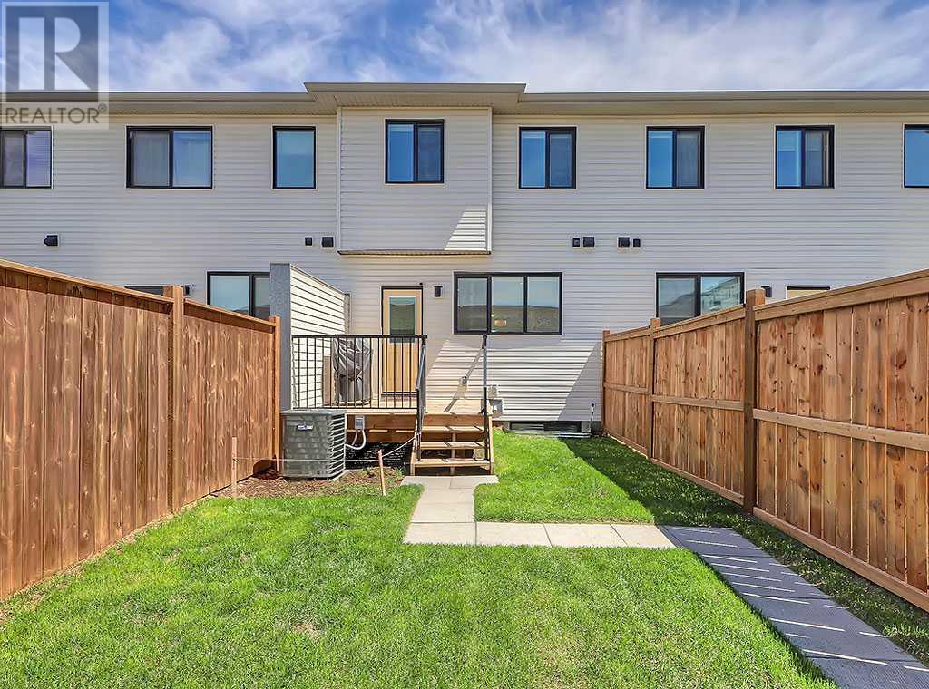 Single Family House for Sale in  Wolf Creek Drive SE Wolf Willow Calgary 