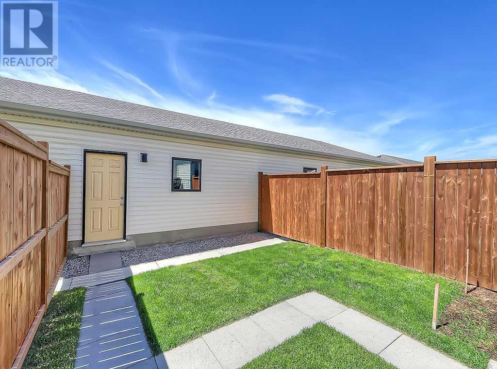 Single Family House for Sale in  Wolf Creek Drive SE Wolf Willow Calgary 