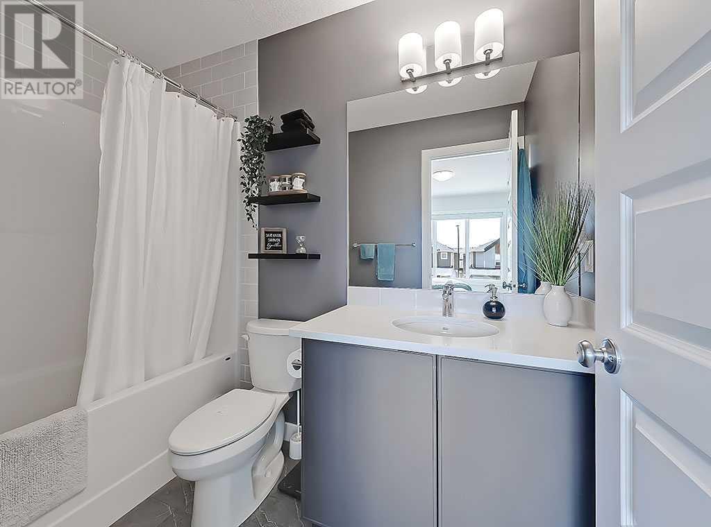 Single Family House for Sale in  Wolf Creek Drive SE Wolf Willow Calgary 
