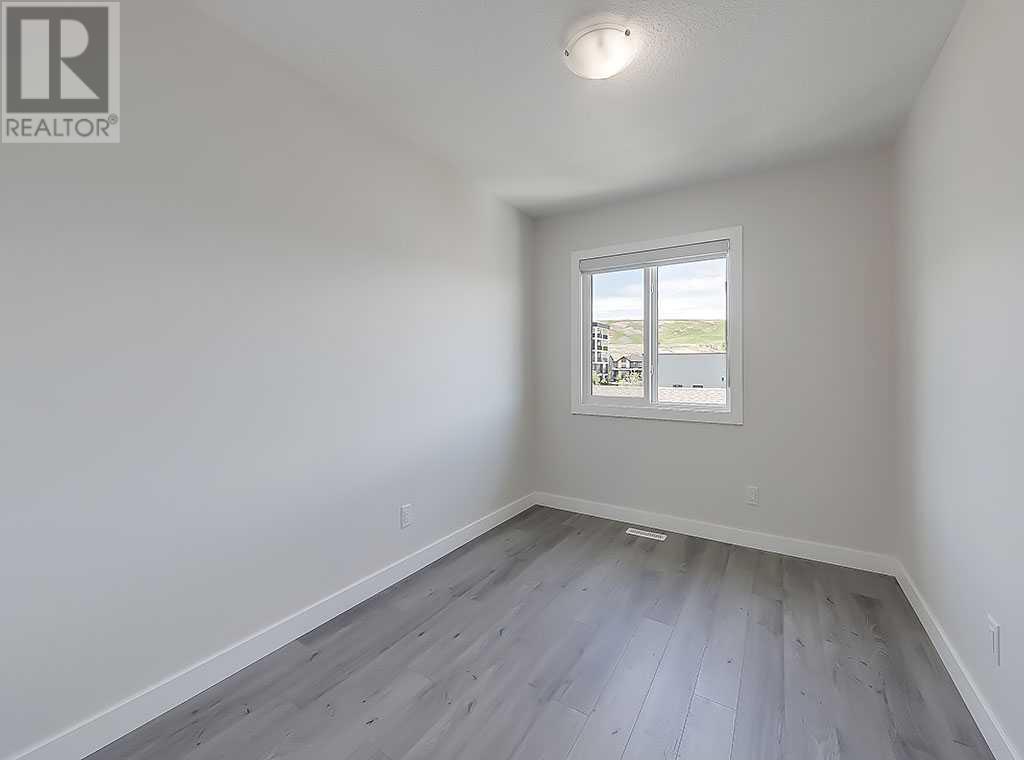 Single Family House for Sale in  Wolf Creek Drive SE Wolf Willow Calgary 