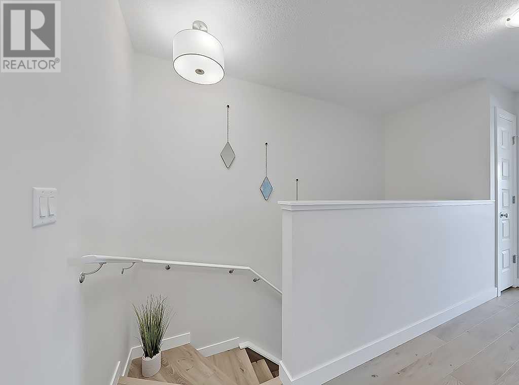 Single Family House for Sale in  Wolf Creek Drive SE Wolf Willow Calgary 