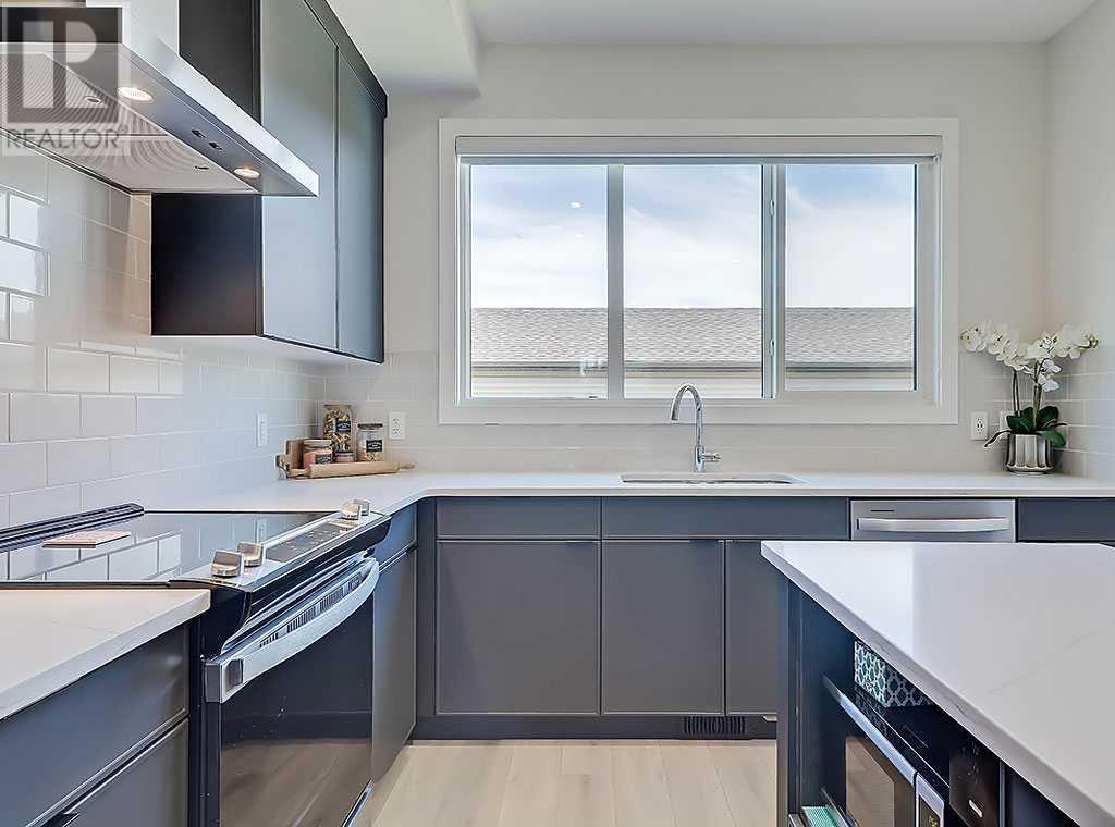 Single Family House for Sale in  Wolf Creek Drive SE Wolf Willow Calgary 