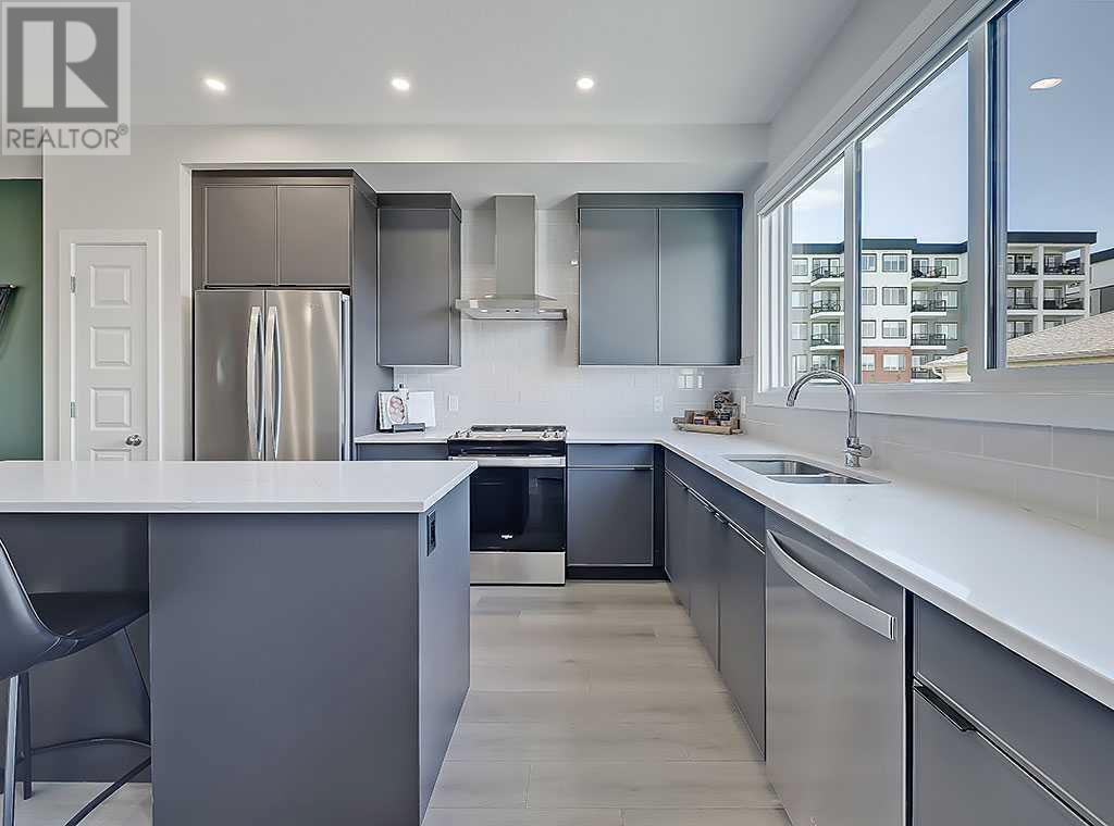 Single Family House for Sale in  Wolf Creek Drive SE Wolf Willow Calgary 