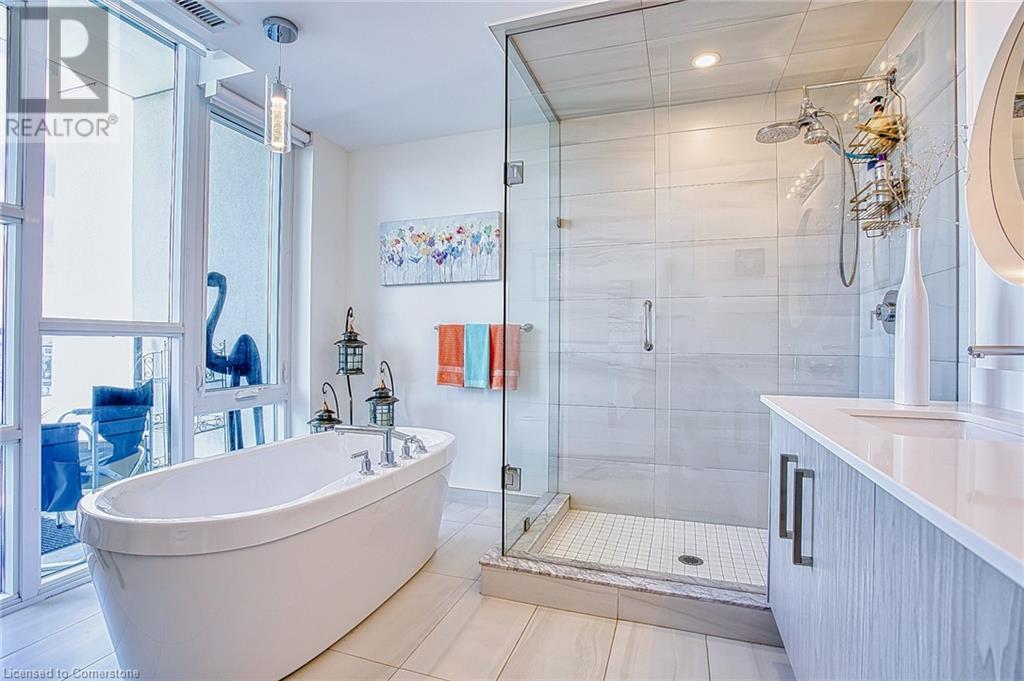 Photo 10 of 16 Concord Place Unit 707, Grimsby ON