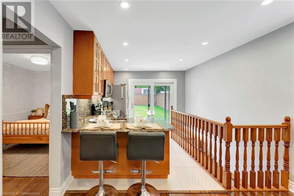 Photo 23 of 746 Roxborough Avenue, Hamilton ON