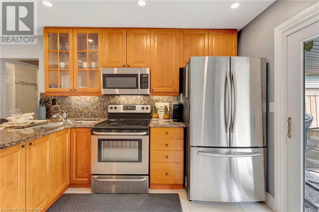 Photo 22 of 746 Roxborough Avenue, Hamilton ON