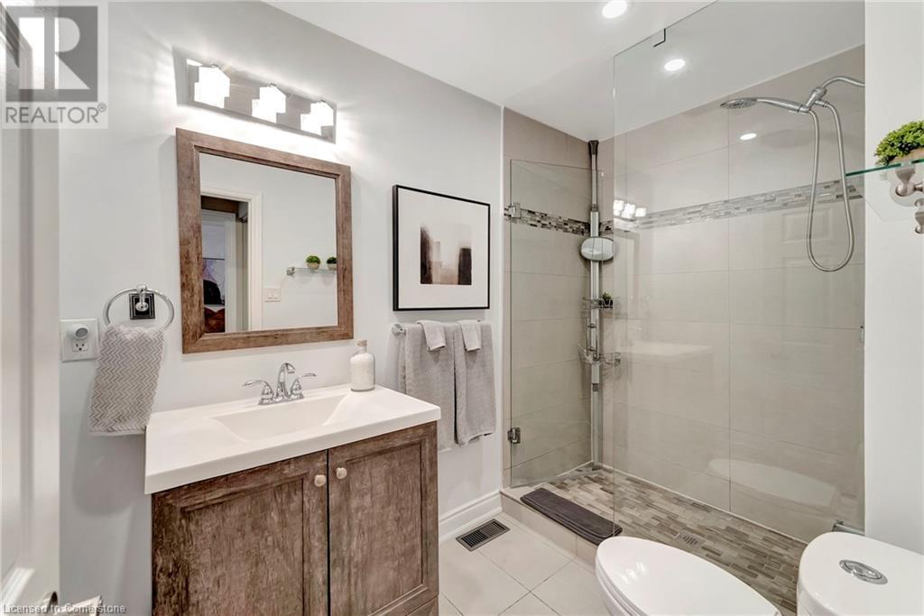 Photo 1 of 746 Roxborough Avenue, Hamilton ON