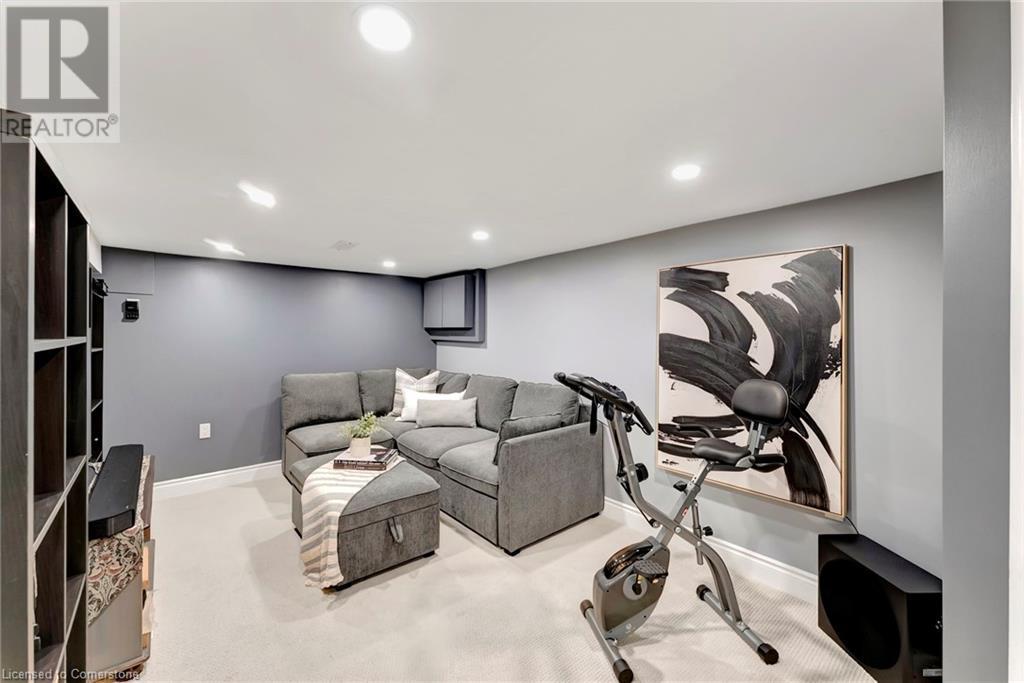 Photo 24 of 746 Roxborough Avenue, Hamilton ON
