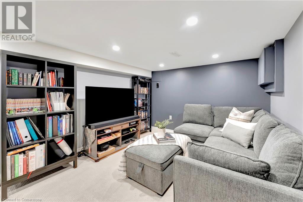 Photo 25 of 746 Roxborough Avenue, Hamilton ON