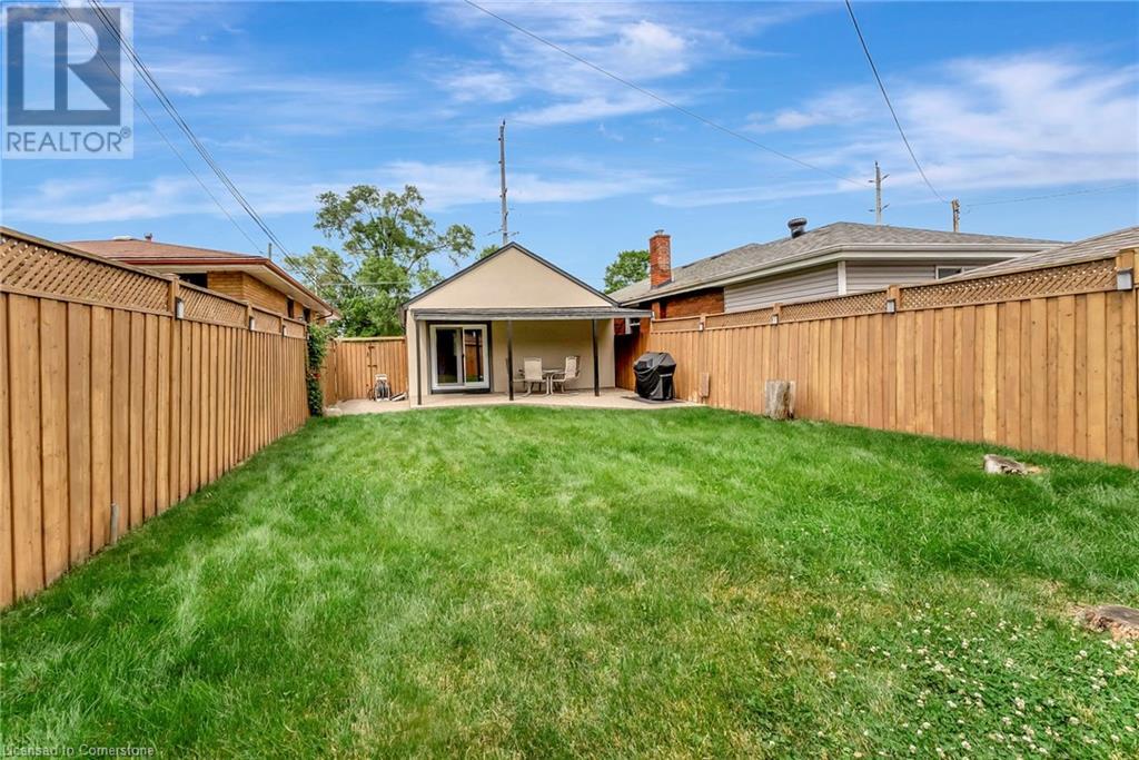 Photo 5 of 746 Roxborough Avenue, Hamilton ON