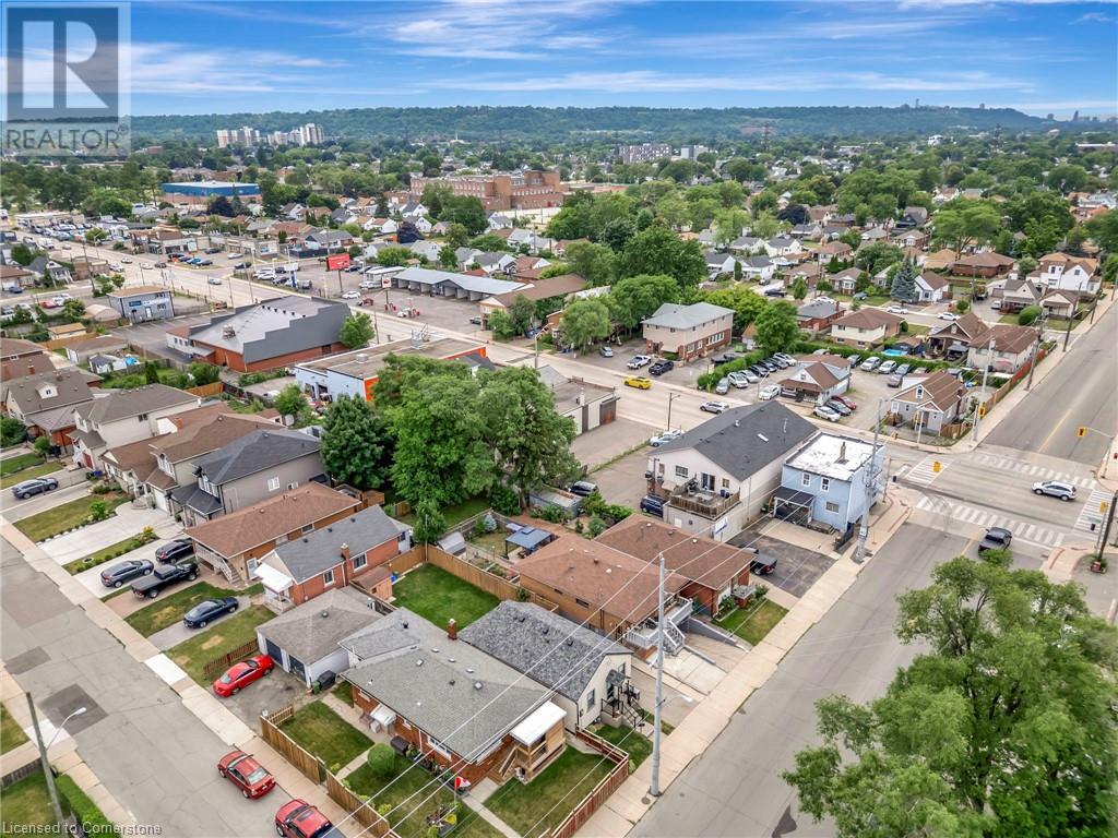 Photo 6 of 746 Roxborough Avenue, Hamilton ON