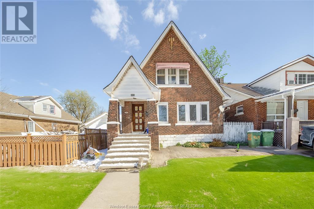 Photo 16 of 916 Felix Avenue, Windsor ON