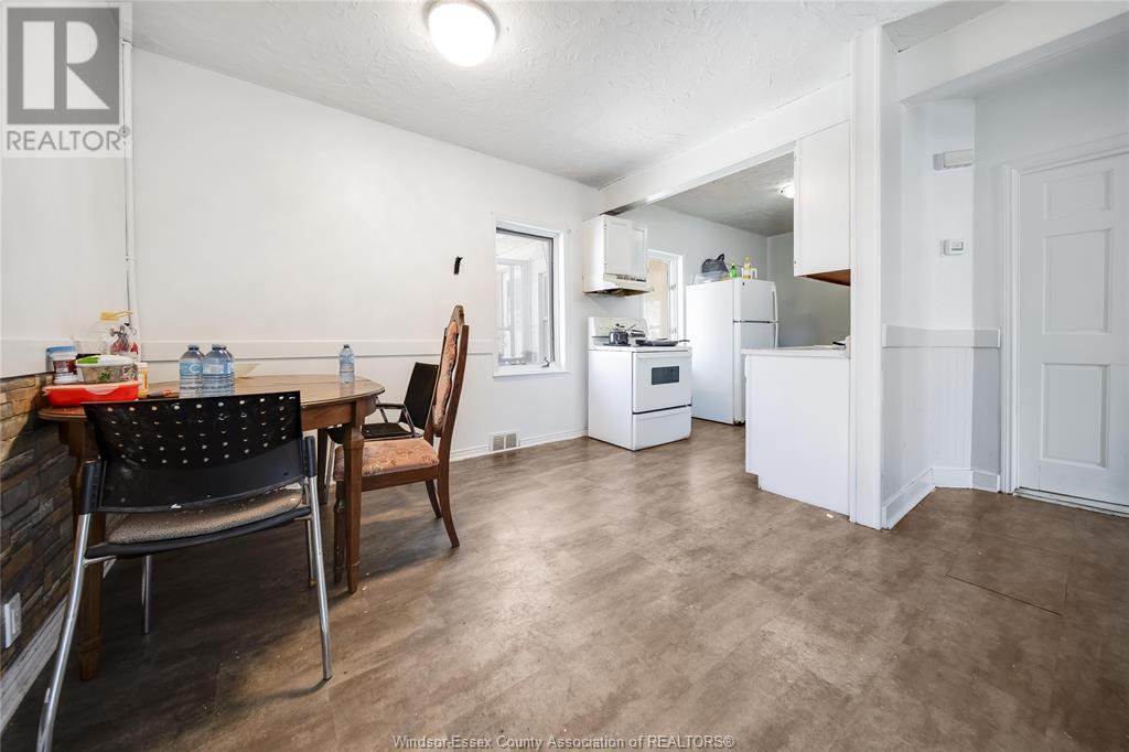 Photo 11 of 916 Felix Avenue, Windsor ON
