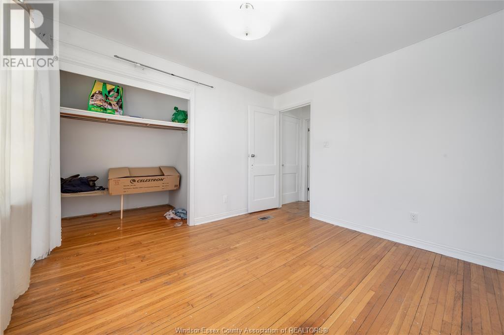 Photo 8 of 916 Felix Avenue, Windsor ON
