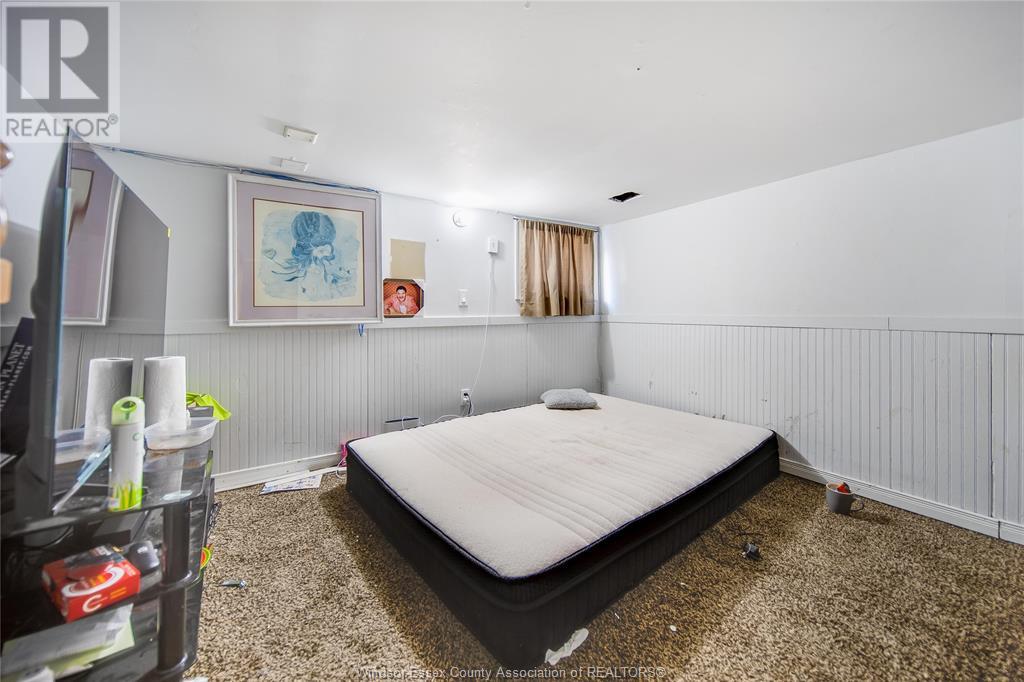 Photo 12 of 916 Felix Avenue, Windsor ON