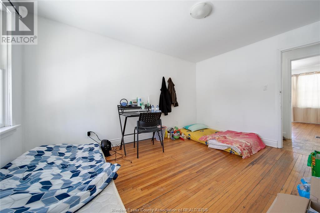 Photo 22 of 916 Felix Avenue, Windsor ON