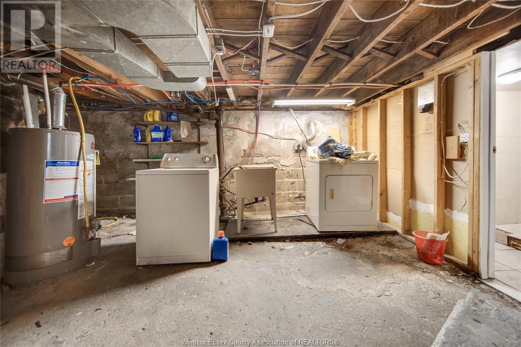 Photo 13 of 916 Felix Avenue, Windsor ON