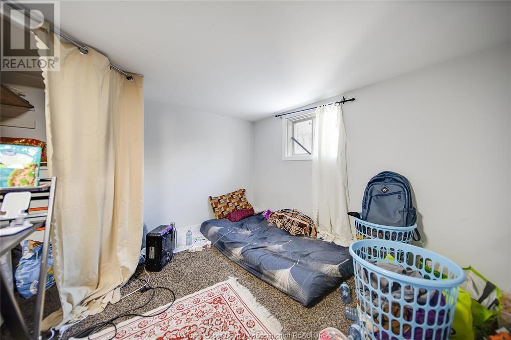 Photo 9 of 916 Felix Avenue, Windsor ON